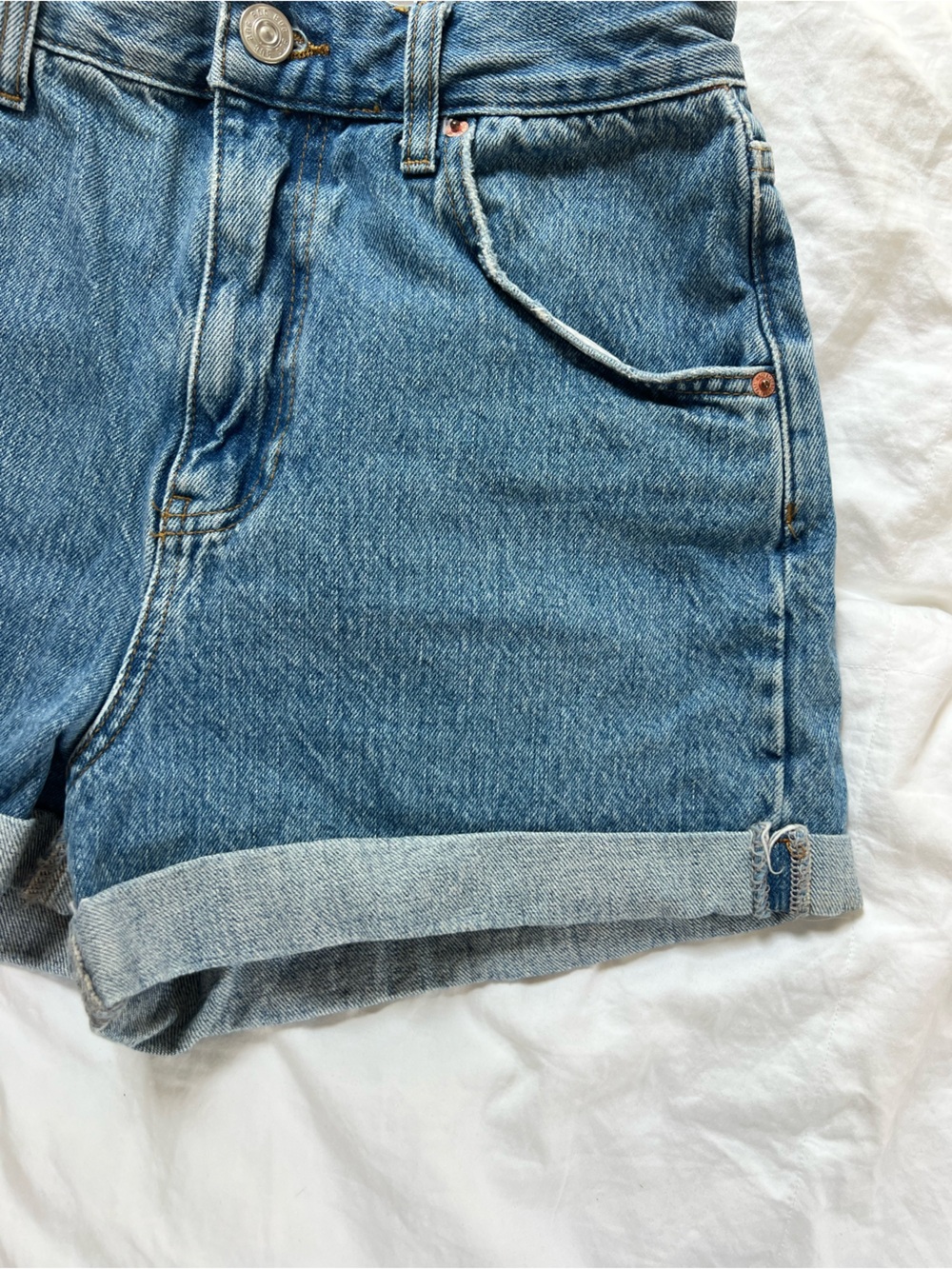 BDG Urban Outfitters Mom Denim Shorts W28 High Rise Cuffed Blue Jean Shorts